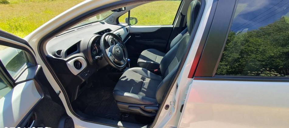 Toyota Yaris cena 29900 przebieg: 148000, rok produkcji 2013 z Białobrzegi małe 56